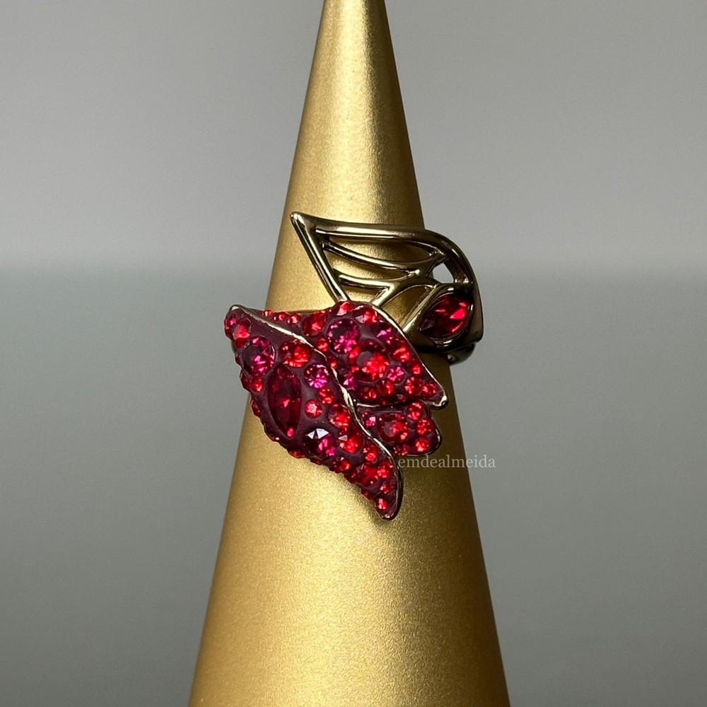 Atelier Swarovski Red Gold Tone Graceful Bloom Cocktail Ring Size 52 (6)
